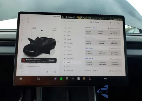 2026 Tesla Model Y из США, поврежденный, VIN 7SAYGDEE3TA419038